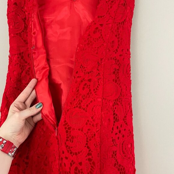 Mac Duggal Red Floral Eyelet Tulle Formal Ball Gown Size 6 - Picture 6 of 8